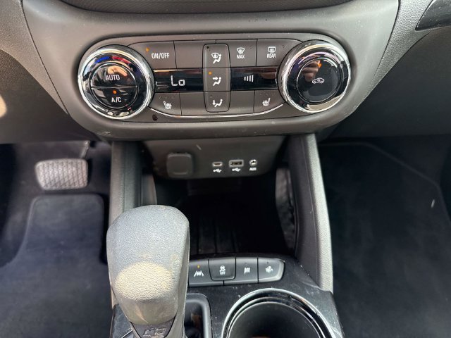 Used 2023 Chevrolet TrailBlazer LT w/ Convenience Package FWD image 31