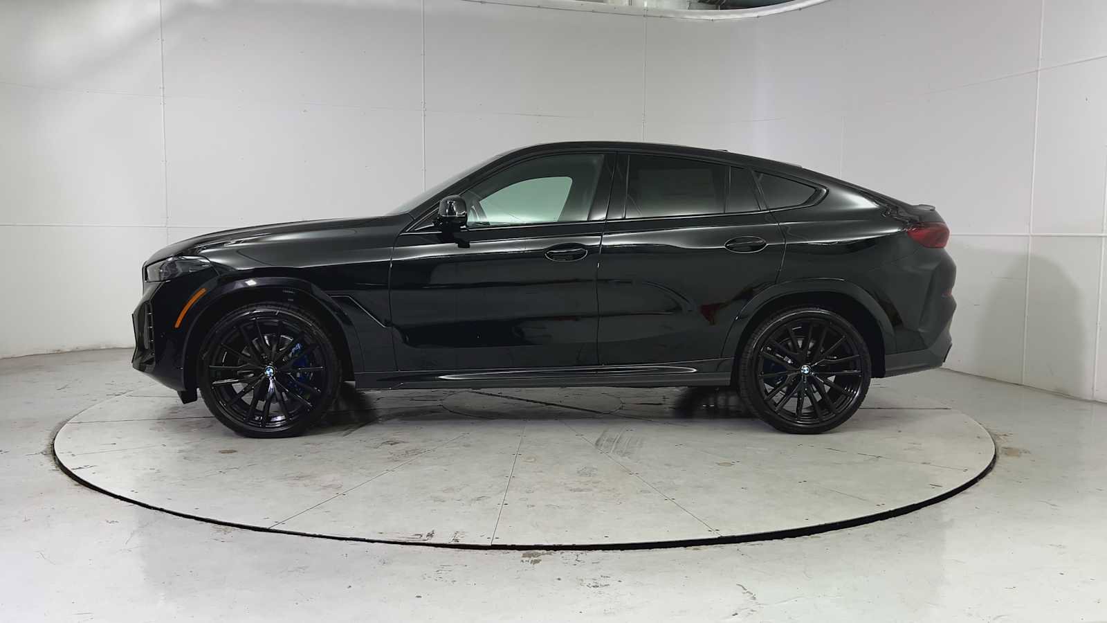 New 2026 BMW X6 xDrive40i image 5