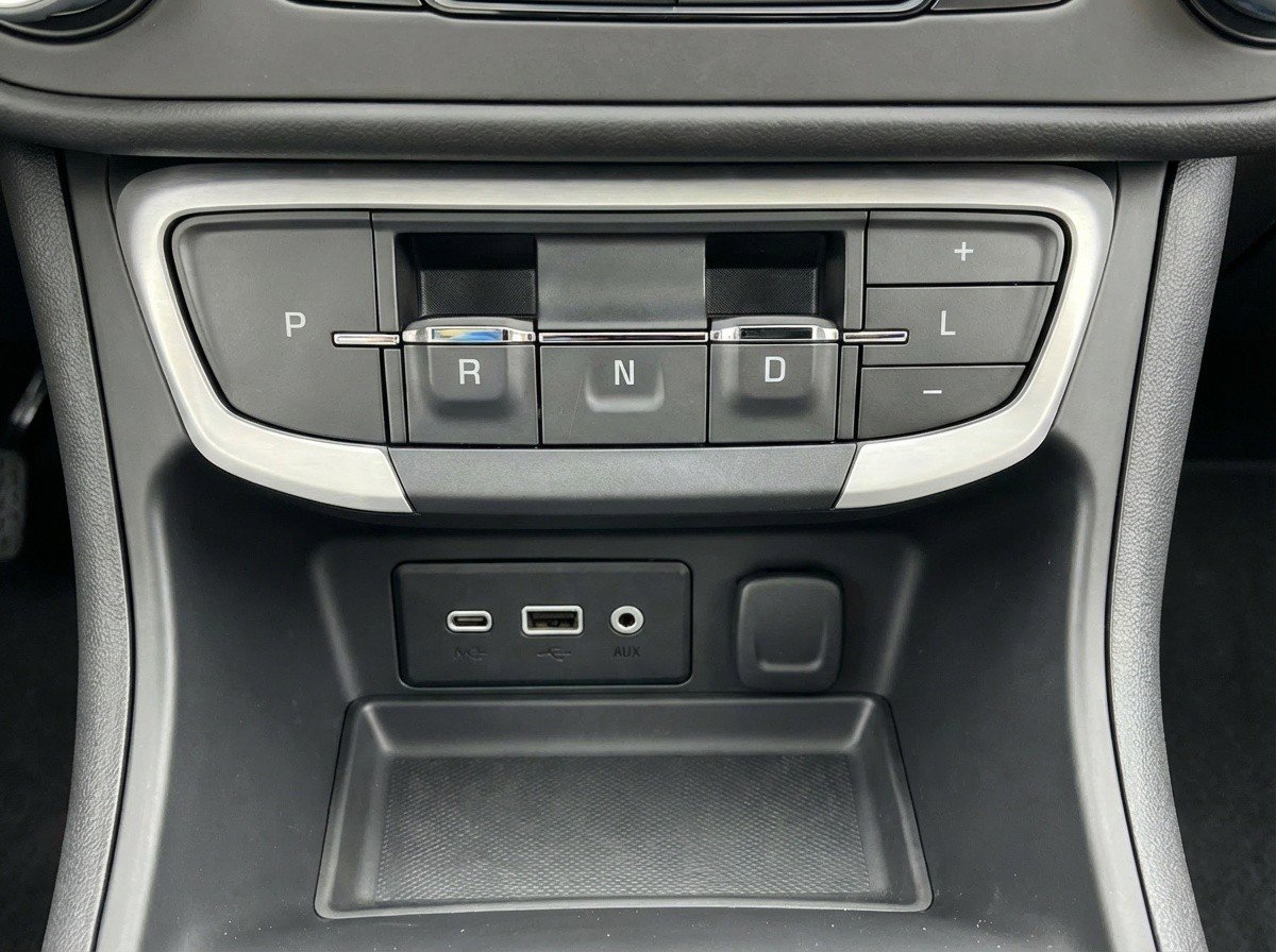 Used 2024 GMC Terrain SLE image 16