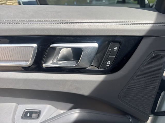 Used 2023 Porsche Cayenne Platinum Edition image 32