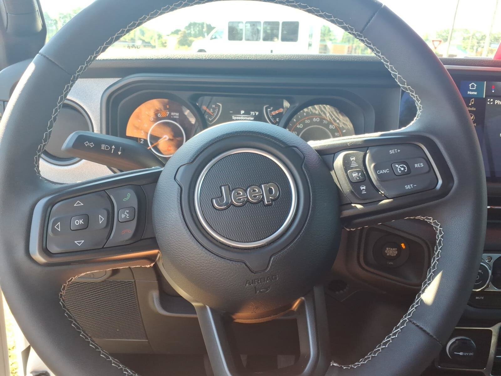 Used 2025 Jeep Wrangler Unlimited Sport AWD/4WD image 30