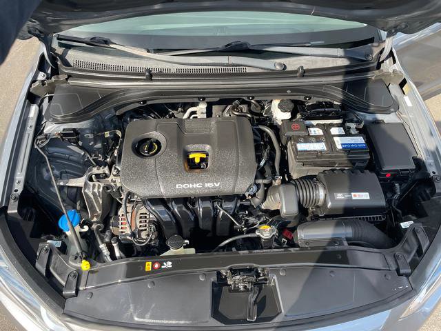 Used 2017 Hyundai Elantra Limited image 8