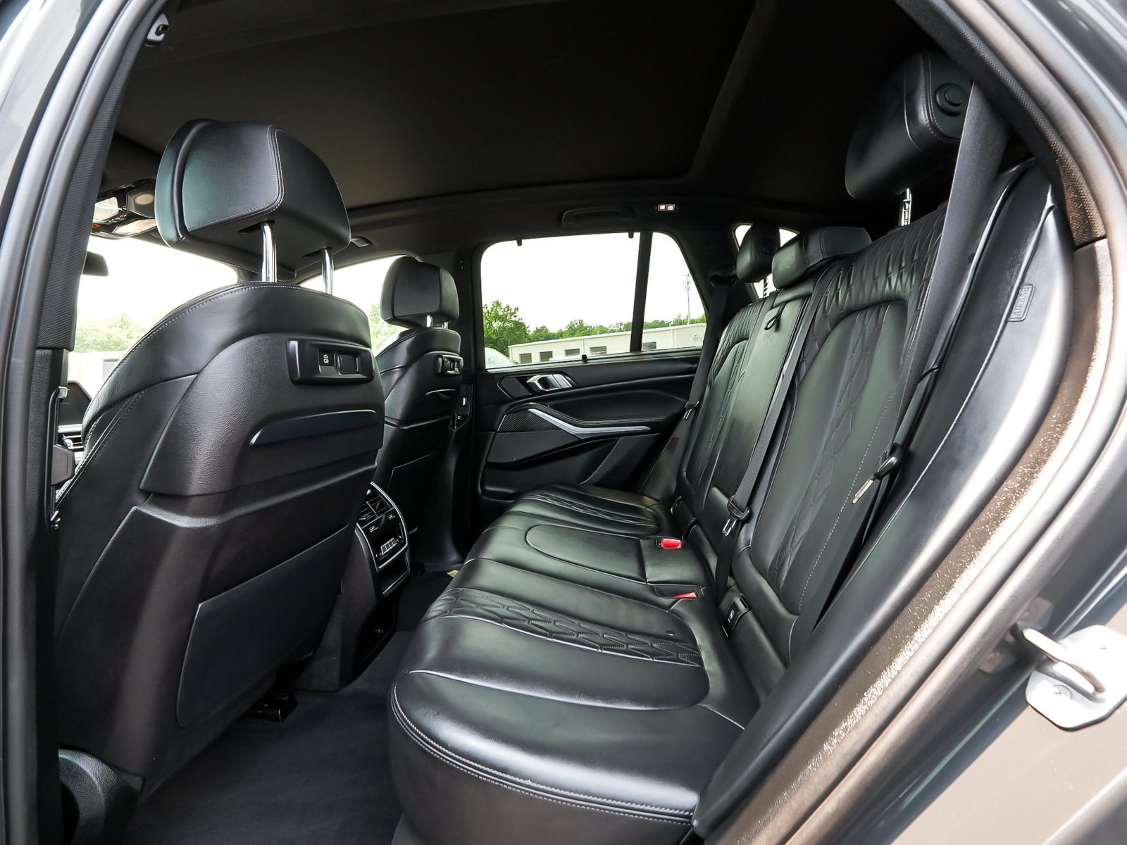 Used 2022 BMW X5 M50i w/ Executive Package AWD/4WD image 37