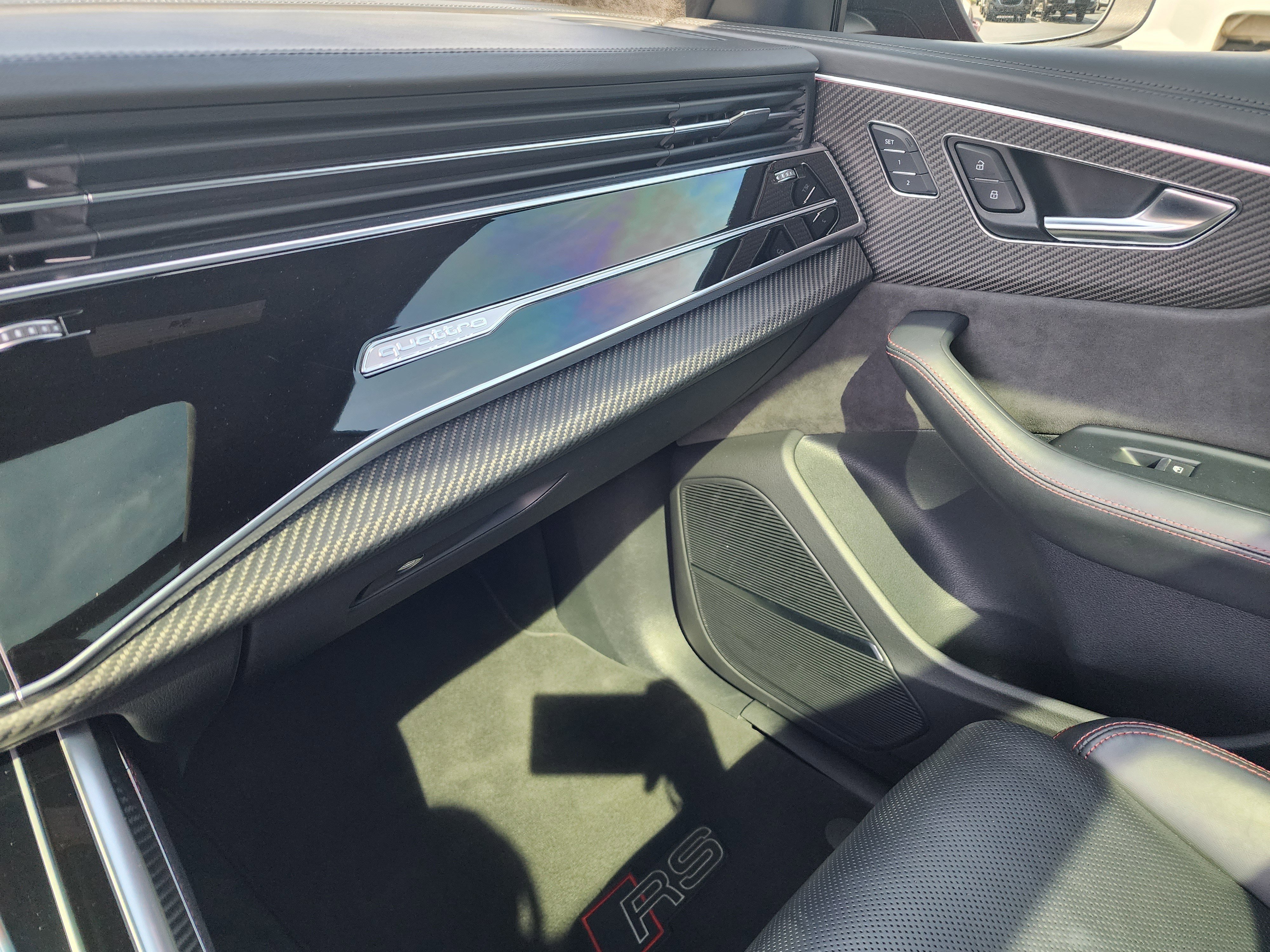 Used 2022 Audi RS Q8 w/ Carbon Optic Package image 37