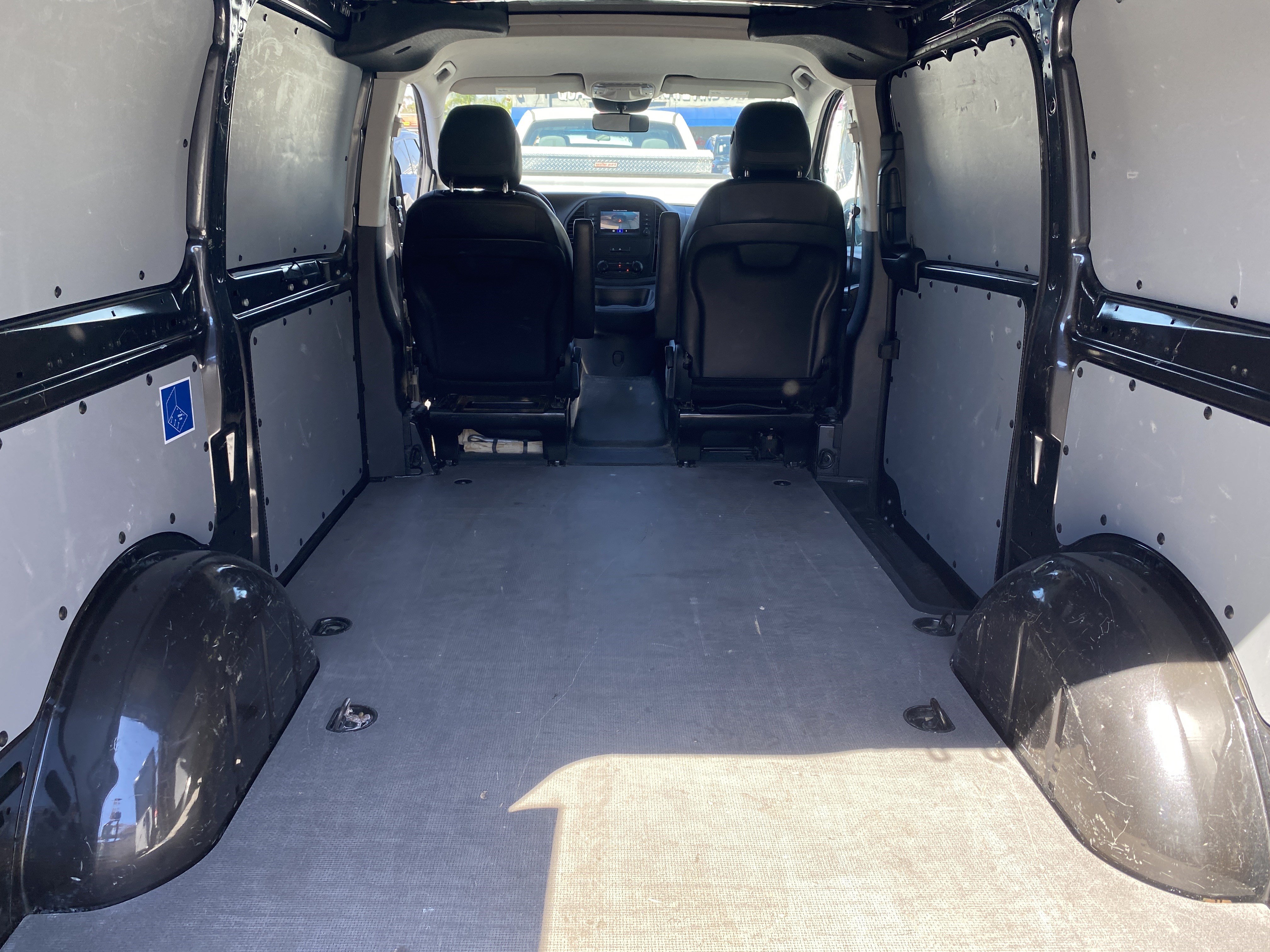 Used 2022 Mercedes-Benz Metris image 17