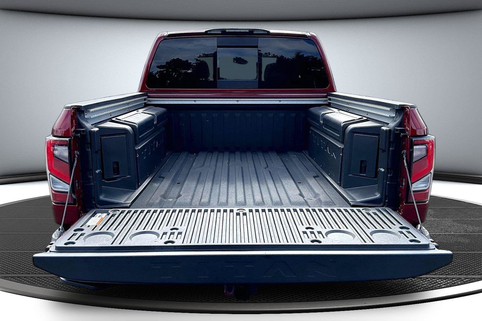 Used 2024 Nissan Titan Platinum Reserve w/ Moonroof Package AWD/4WD image 8
