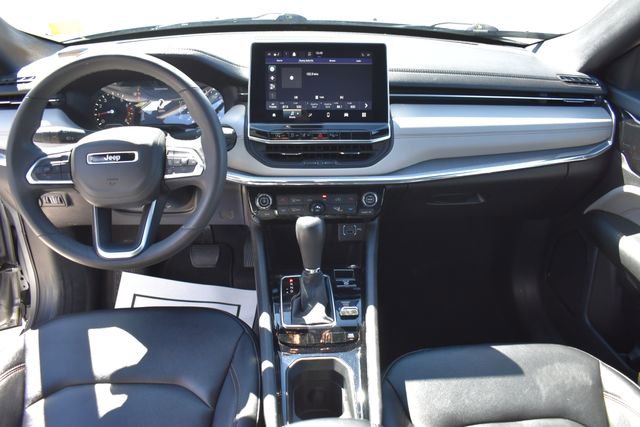 Used 2024 Jeep Compass Limited image 18