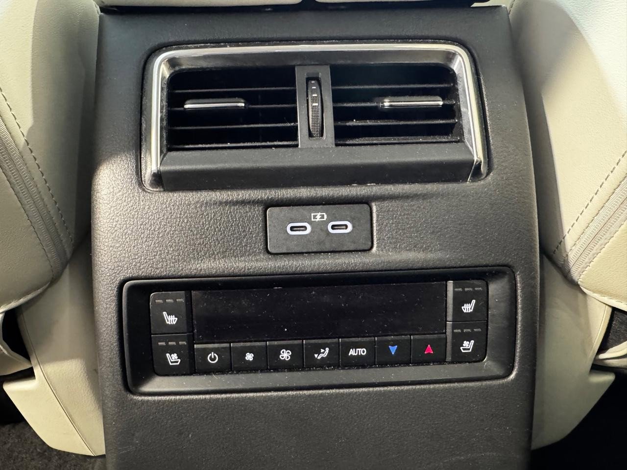 Used 2024 MAZDA CX-90 3.3 Turbo S w/ Premium Plus image 17