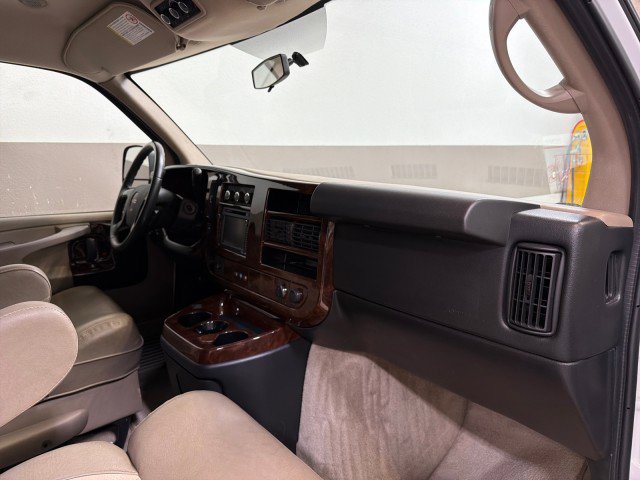 Used 2014 GMC Savana 1500 image 42