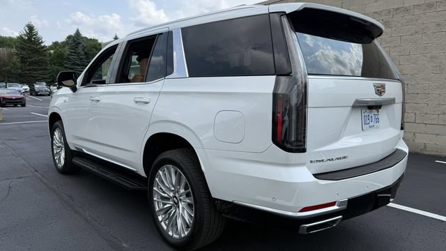 Used 2025 Cadillac Escalade Premium Luxury w/ LPO, Floor Liner Package AWD/4WD image 6