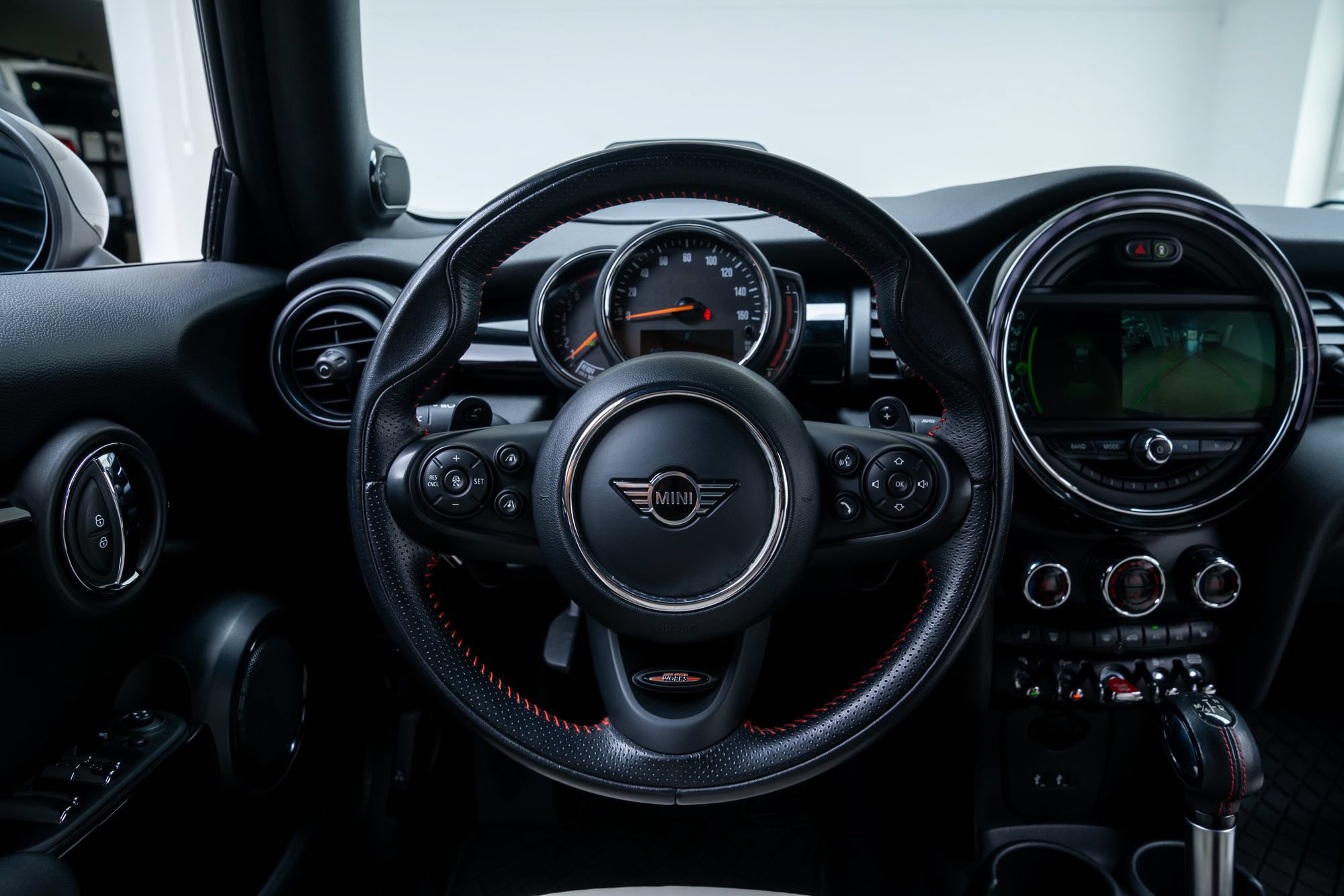 Used 2019 MINI Cooper S w/ Signature Upholstery Package FWD image 10
