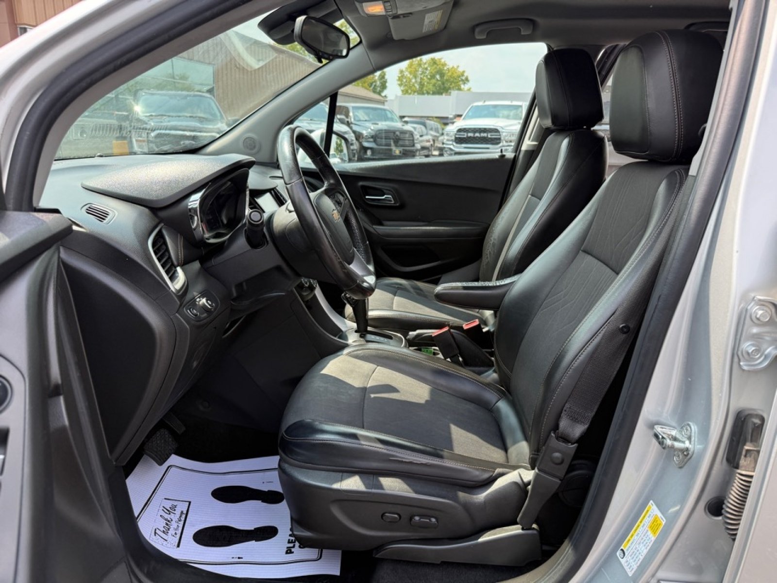Used 2017 Chevrolet Trax LT w/ LT Convenience Package AWD/4WD image 24