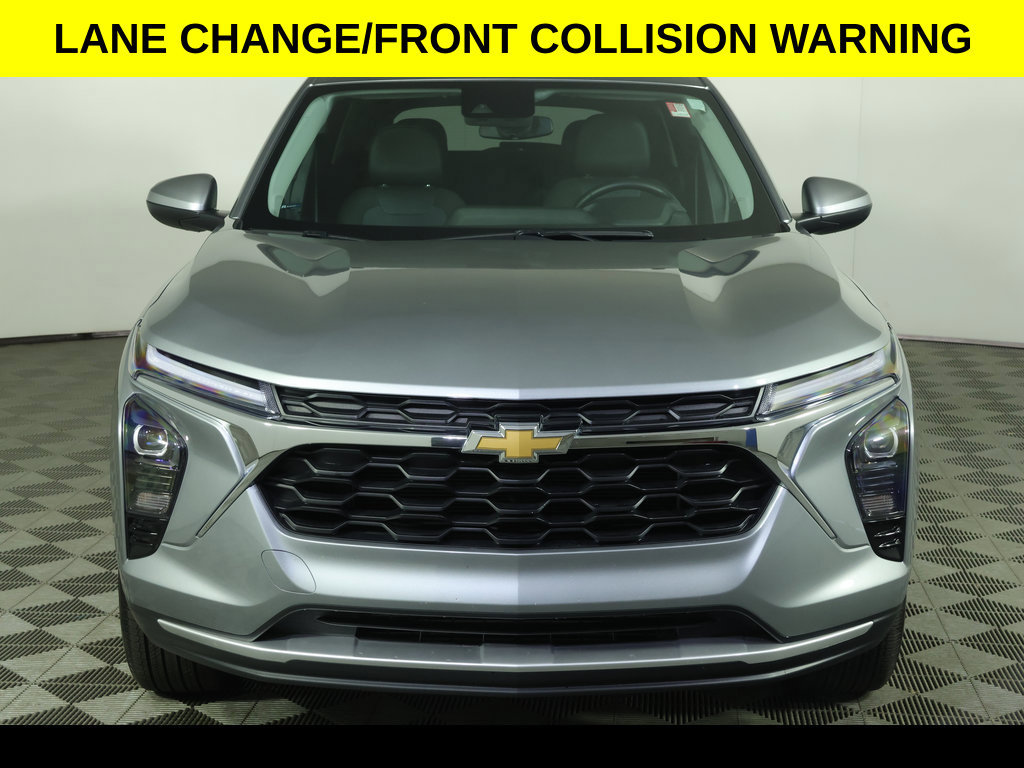 Used 2025 Chevrolet Trax LT w/ Driver Confidence Package FWD image 9