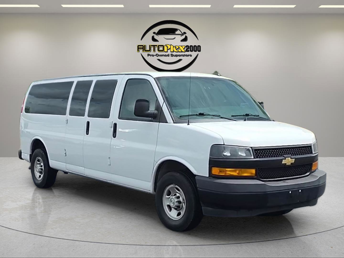 Used 2020 Chevrolet Express 3500 LS RWD image 1