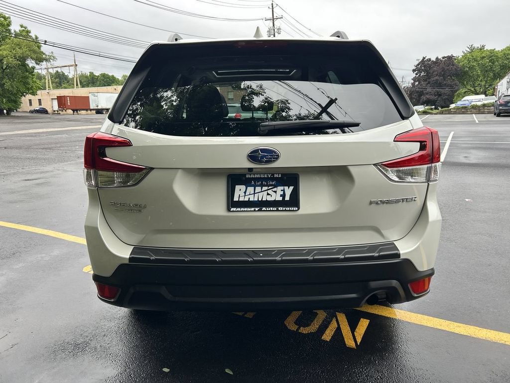 Certified 2023 Subaru Forester Premium AWD/4WD image 7