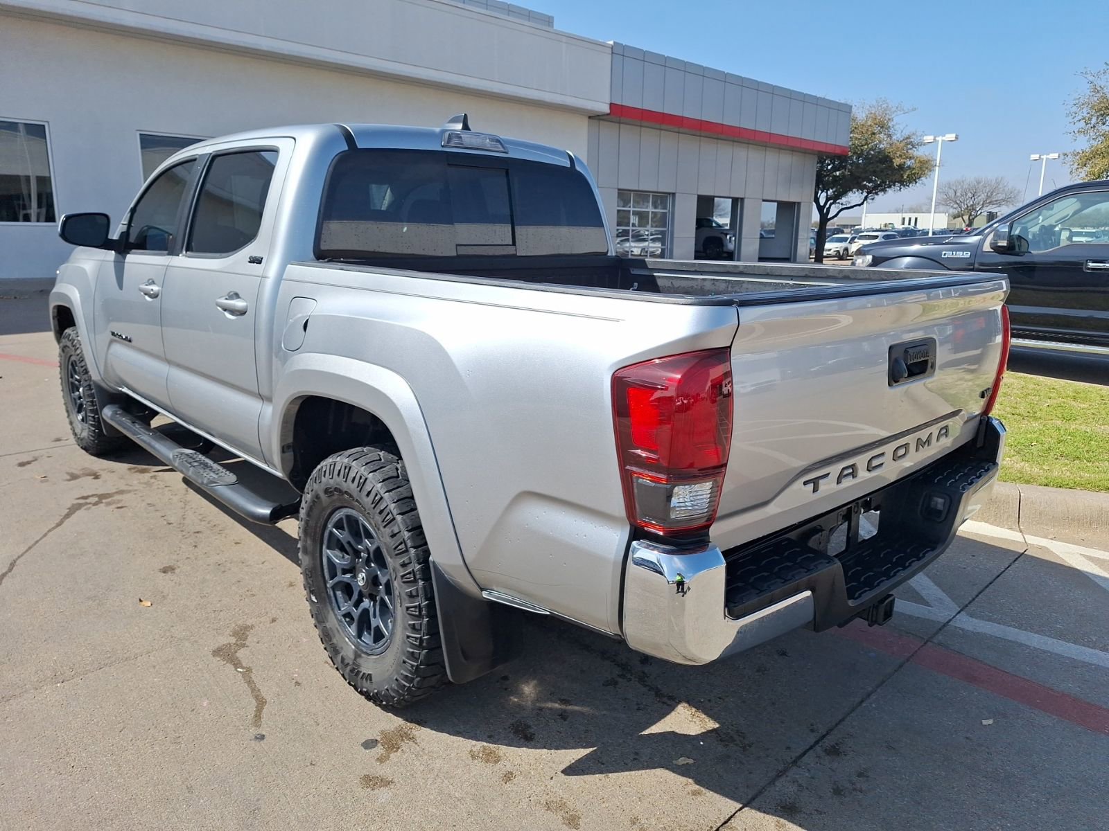 Used 2022 Toyota Tacoma SR5 image 4