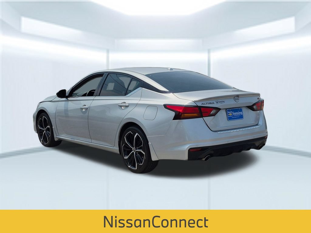 Used 2023 Nissan Altima 2.5 SR w/ SR Premium Package FWD image 4