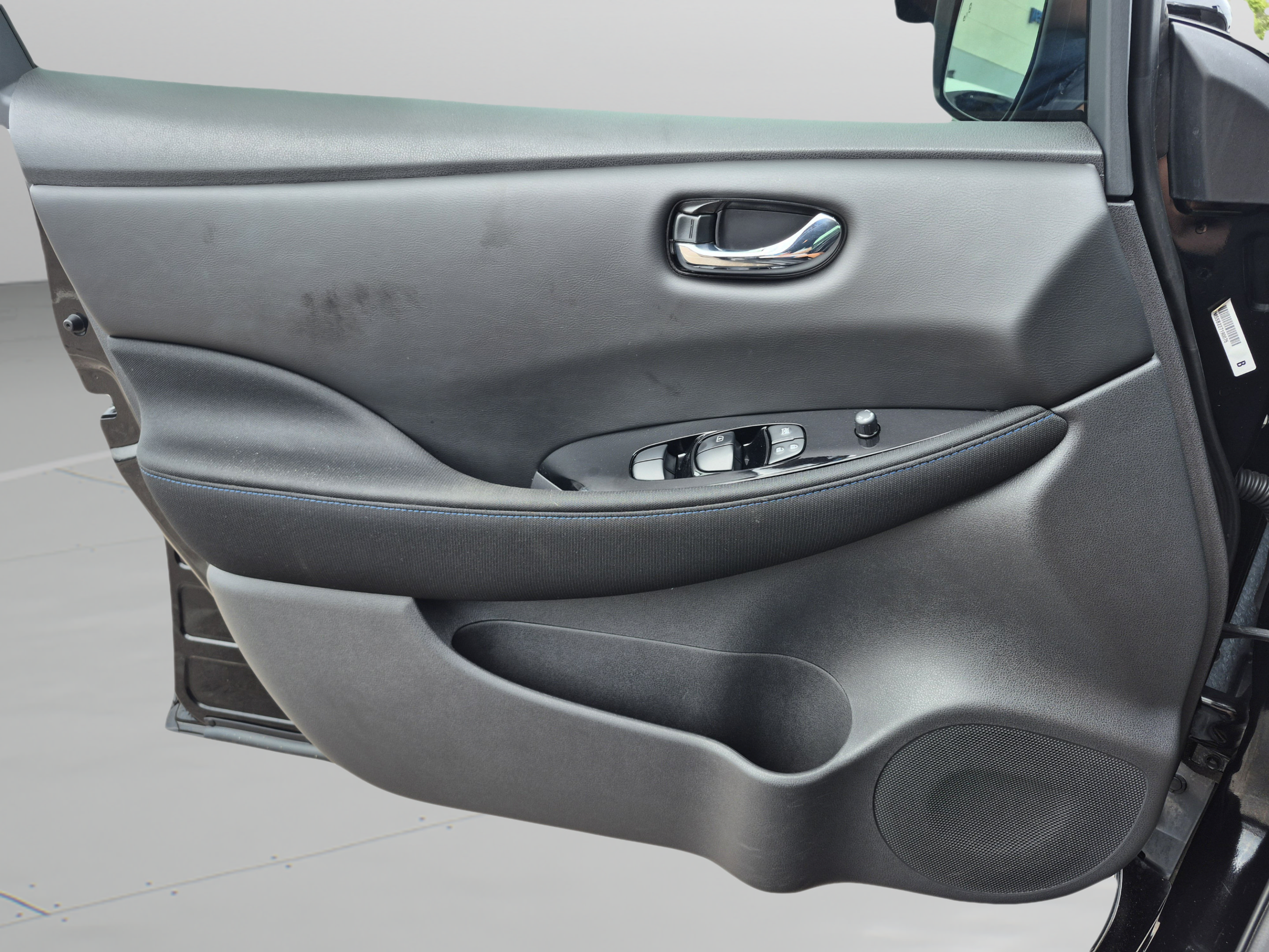 Used 2023 Nissan Leaf SV Plus FWD image 23