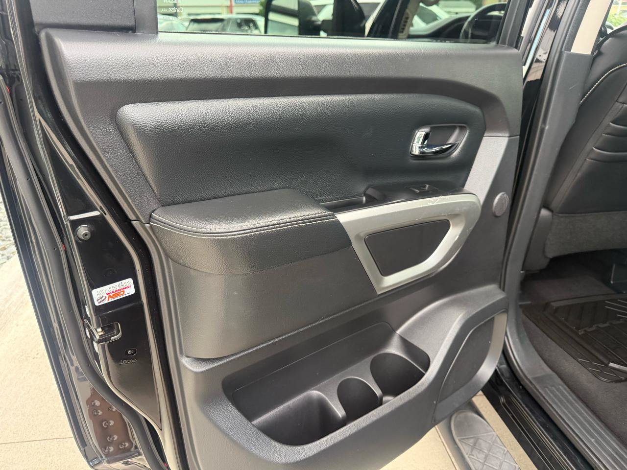 Used 2017 Nissan Titan PRO-4X AWD/4WD image 14