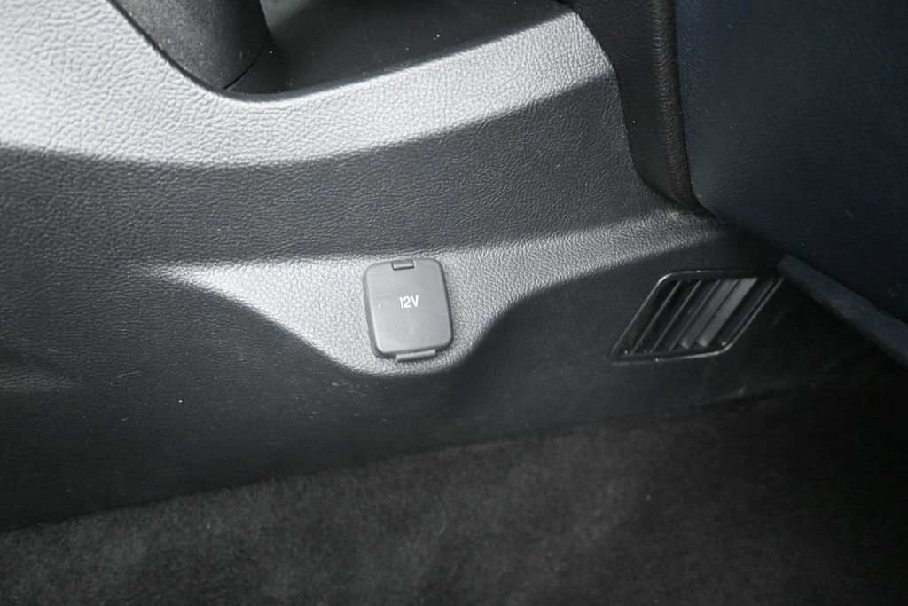 Used 2022 Ford Edge Titanium AWD/4WD image 21