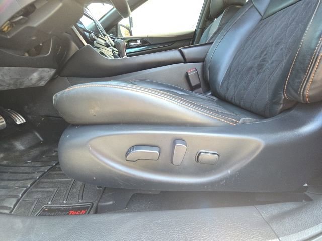 Used 2020 Nissan Maxima SR w/ Sport Mat Group FWD image 19
