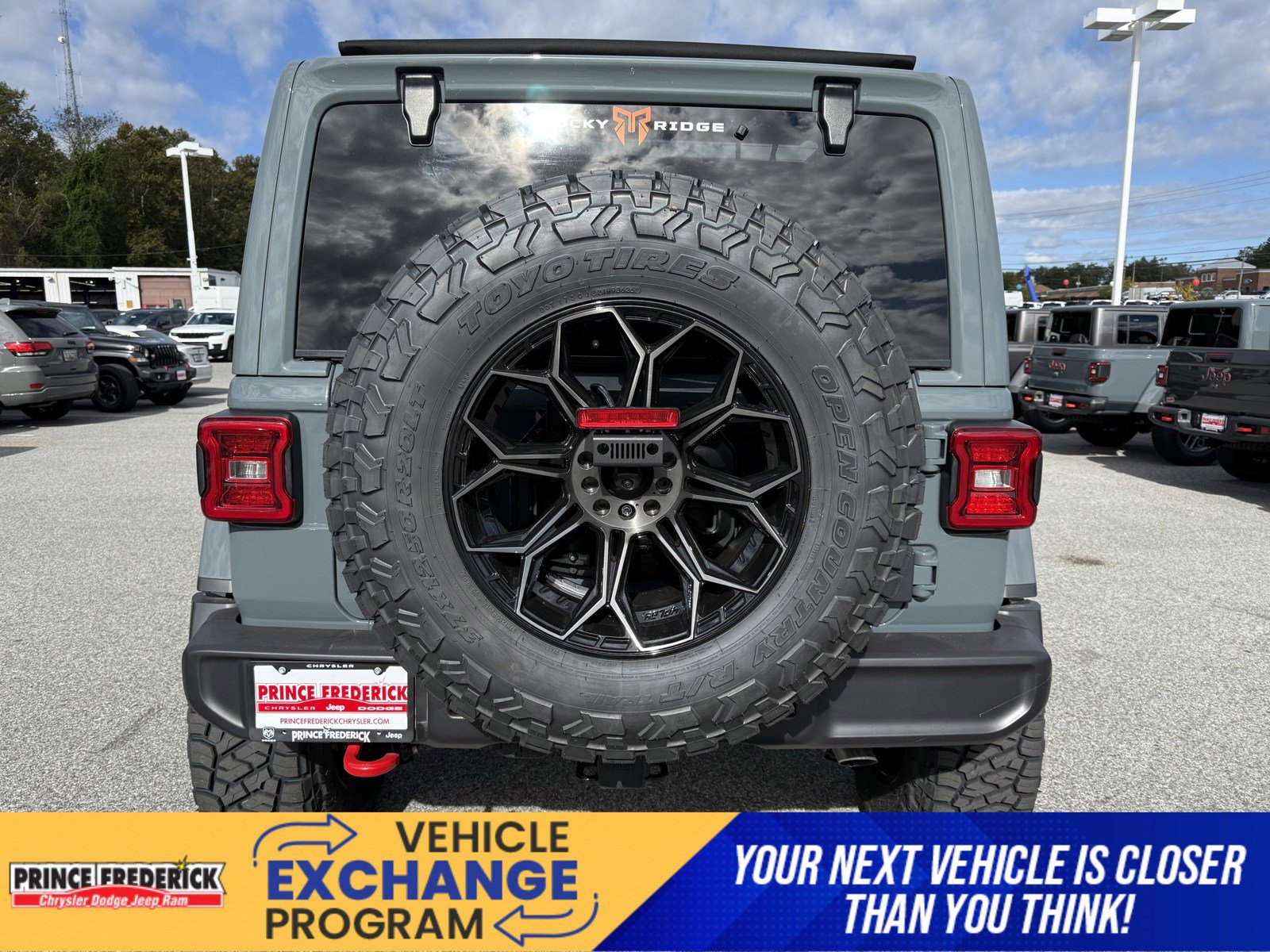 New 2025 Jeep Wrangler Unlimited Rubicon w/ Convenience Group AWD/4WD image 4