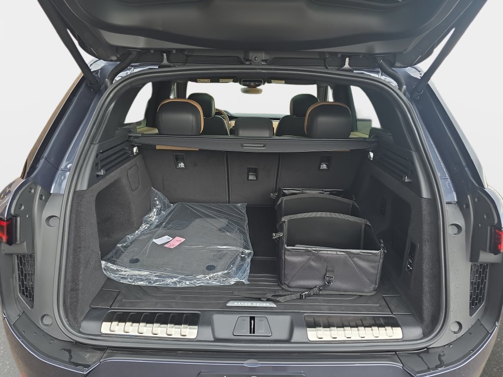 New 2026 Land Rover Range Rover Sport Dynamic SE AWD/4WD image 10