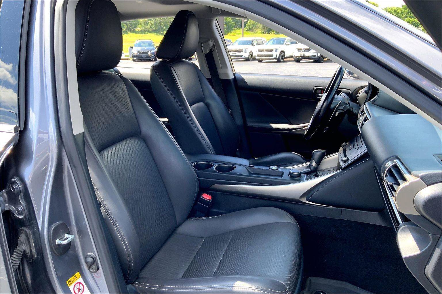 Used 2016 Lexus IS 300 AWD w/ Premium Package image 7