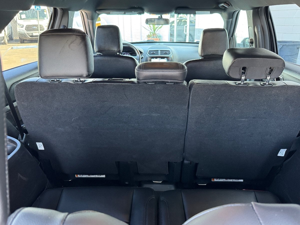 Used 2019 Ford Explorer XLT w/ Equipment Group 202A FWD image 15