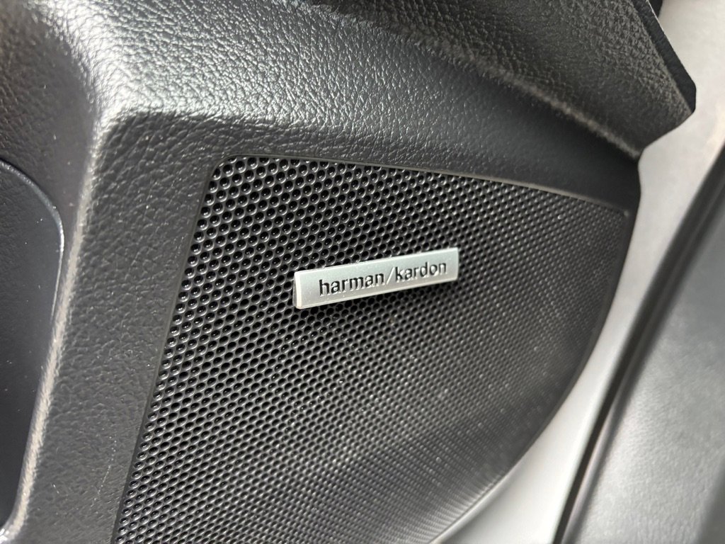 Used 2011 Subaru Outback 2.5i Limited image 11