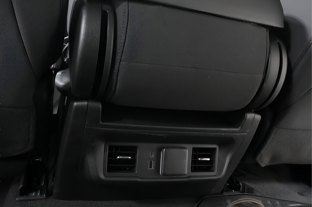 Used 2024 Chevrolet Silverado 1500 LT AWD/4WD image 25