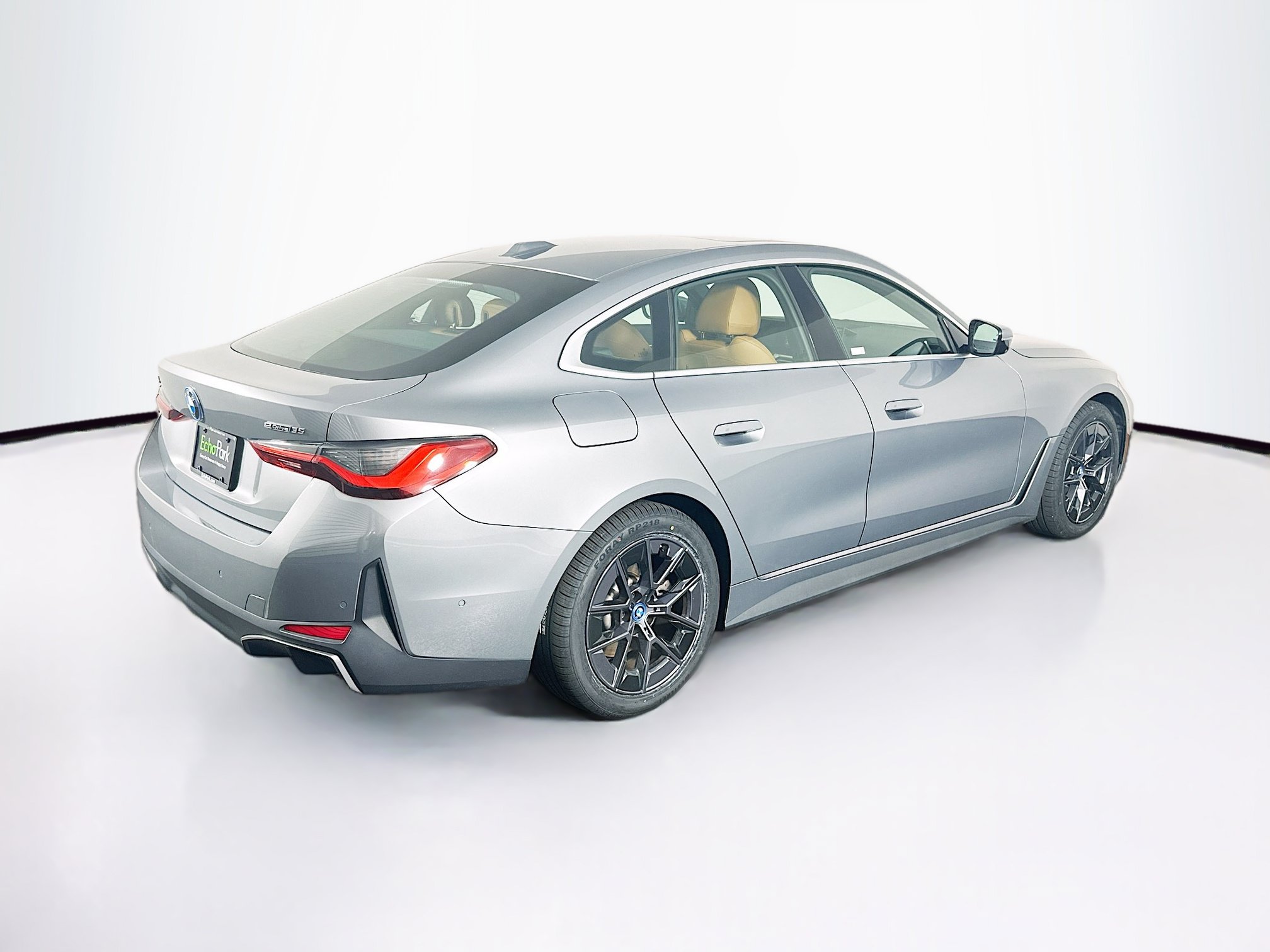 Used 2023 BMW i4 eDrive35 RWD image 9