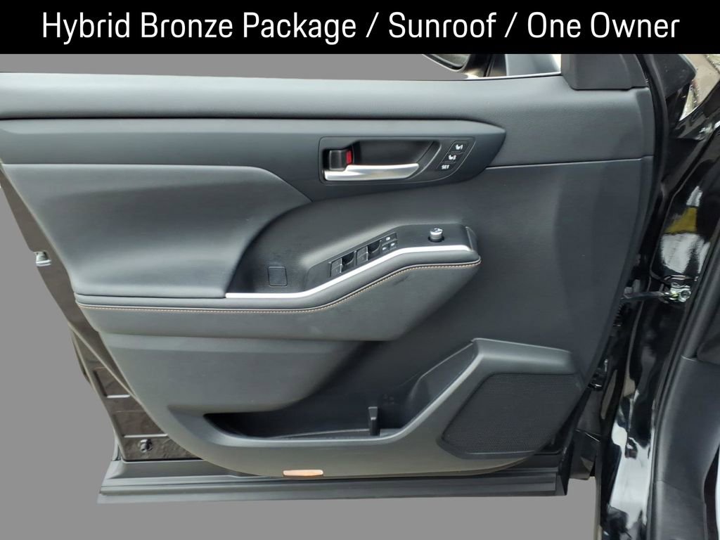 Used 2023 Toyota Highlander Bronze Edition image 16