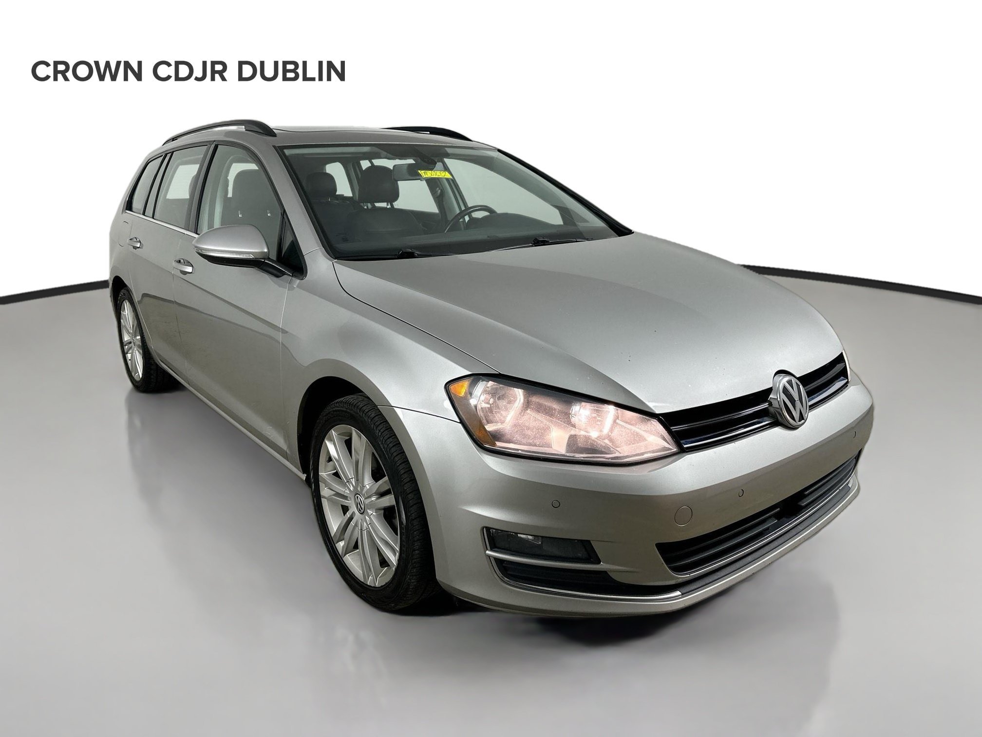 Used 2015 Volkswagen Golf TDI SE FWD image 3