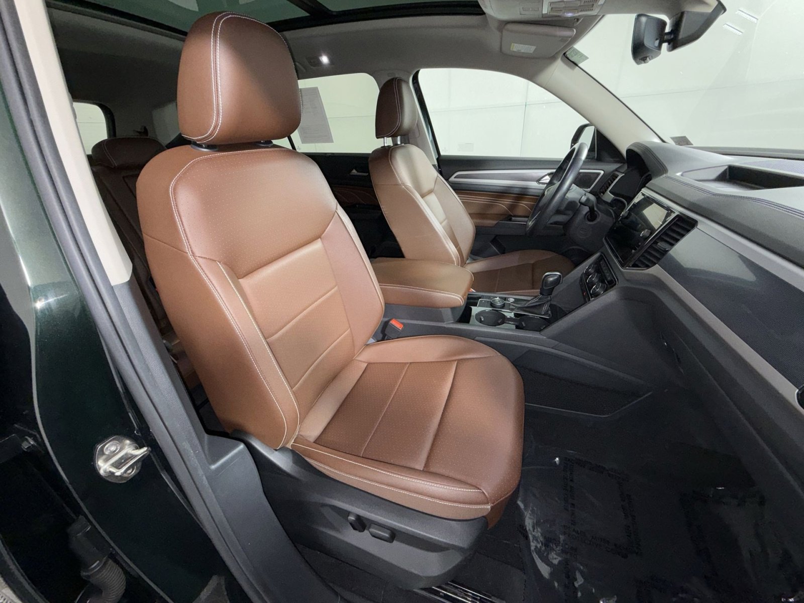 Used 2021 Volkswagen Atlas SEL R-Line AWD/4WD image 28