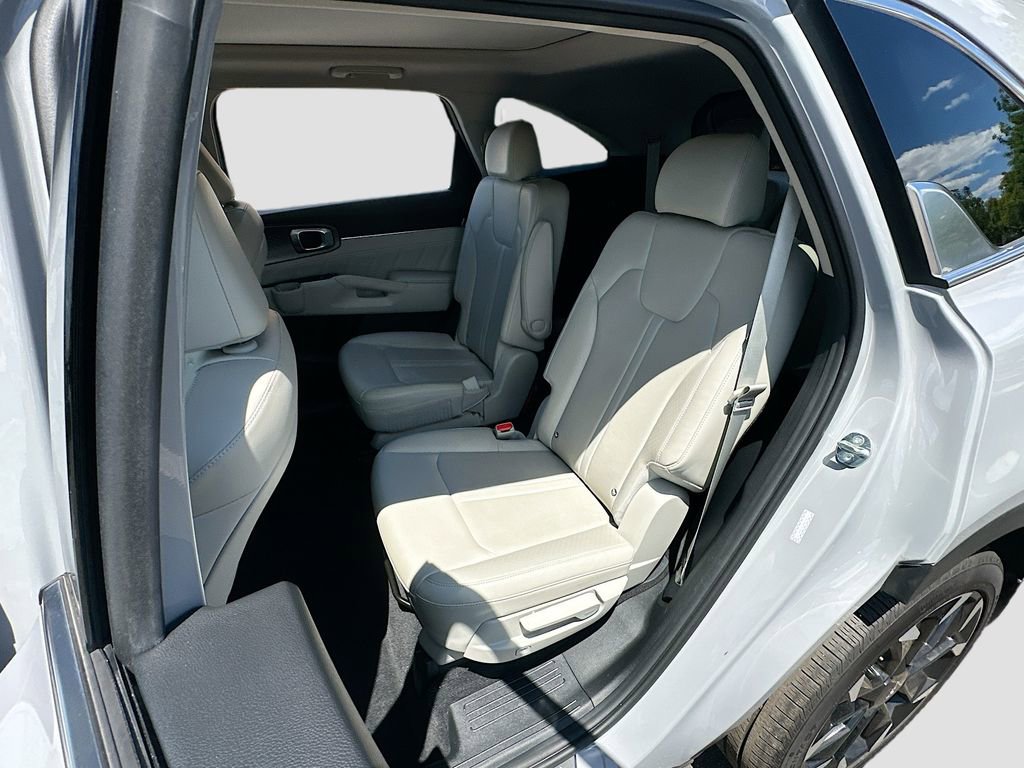 Certified 2025 Kia Sorento SX FWD image 24