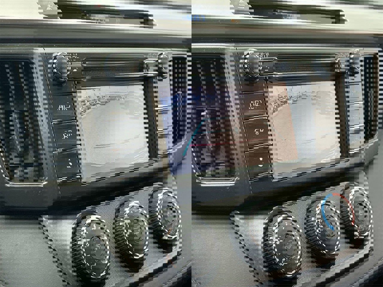 Used 2015 Toyota RAV4 LE image 25