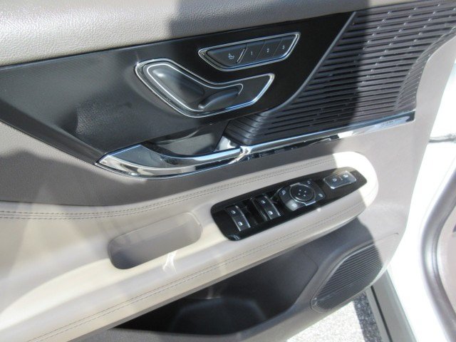 Used 2022 Lincoln Corsair Reserve w/ Elements Package FWD image 15