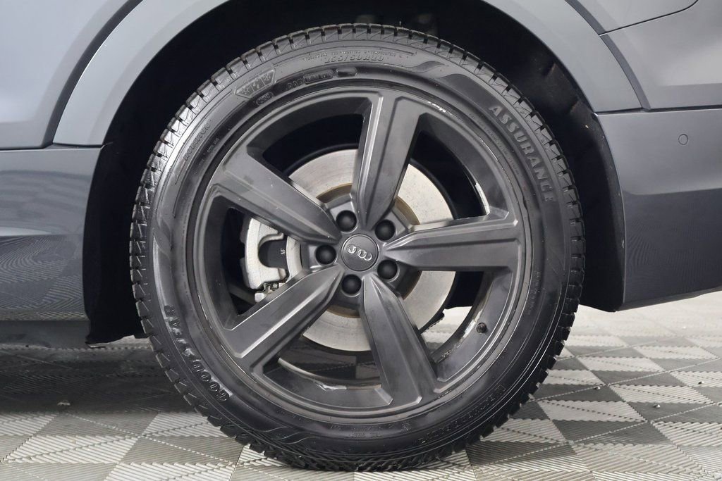 Used 2019 Audi e-tron Premium Plus image 16