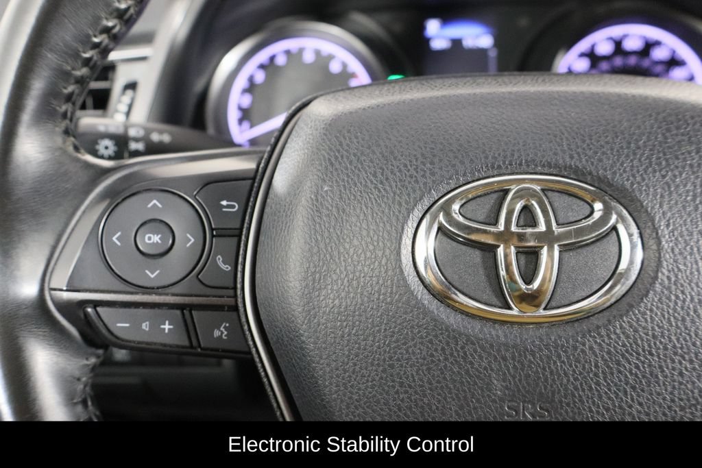 Used 2021 Toyota Camry SE w/ Convenience Package FWD image 8
