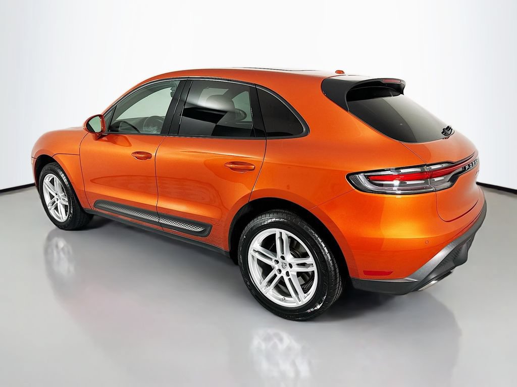 Certified 2022 Porsche Macan AWD/4WD image 3