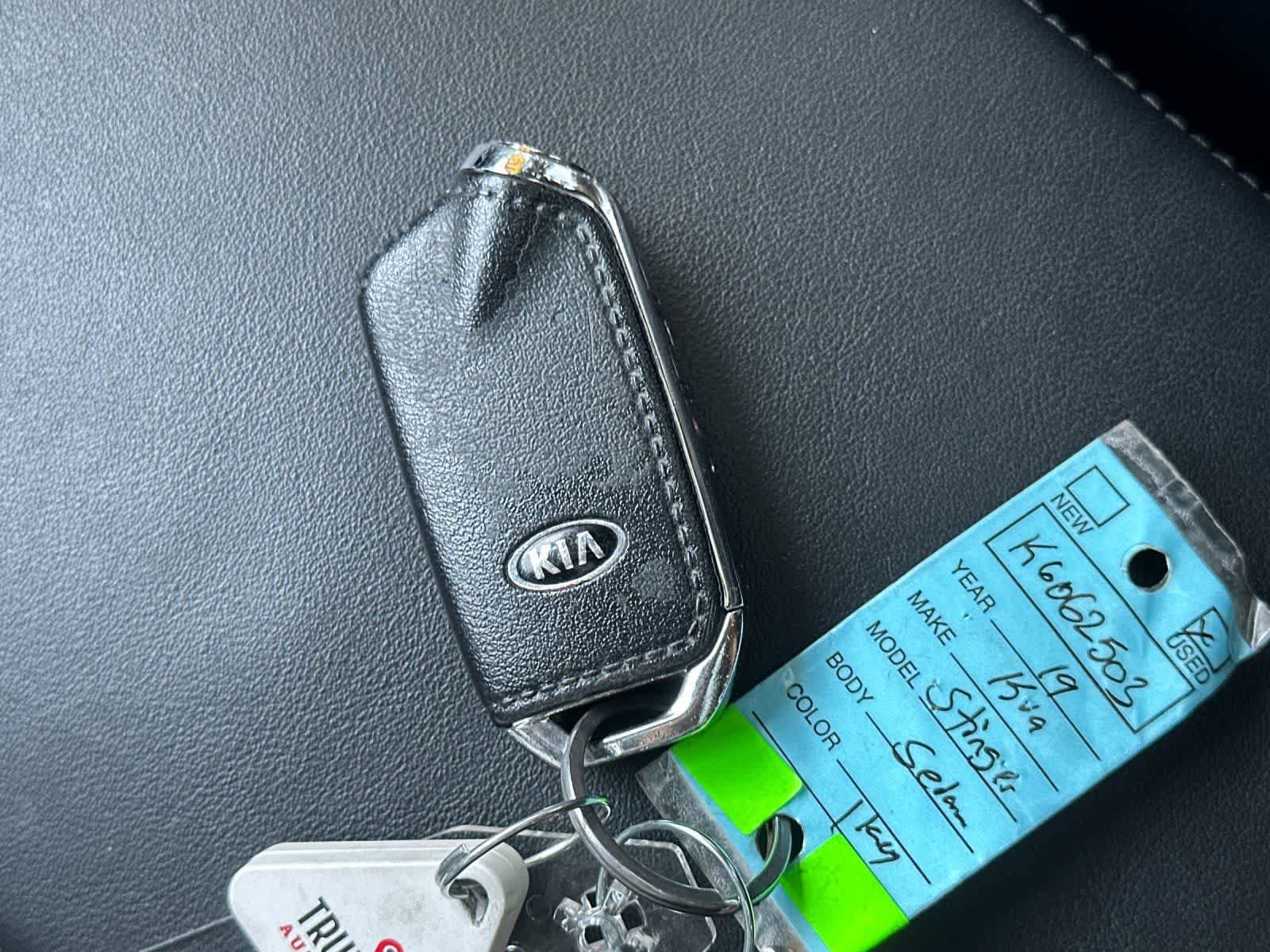 Used 2019 Kia Stinger Premium RWD image 29