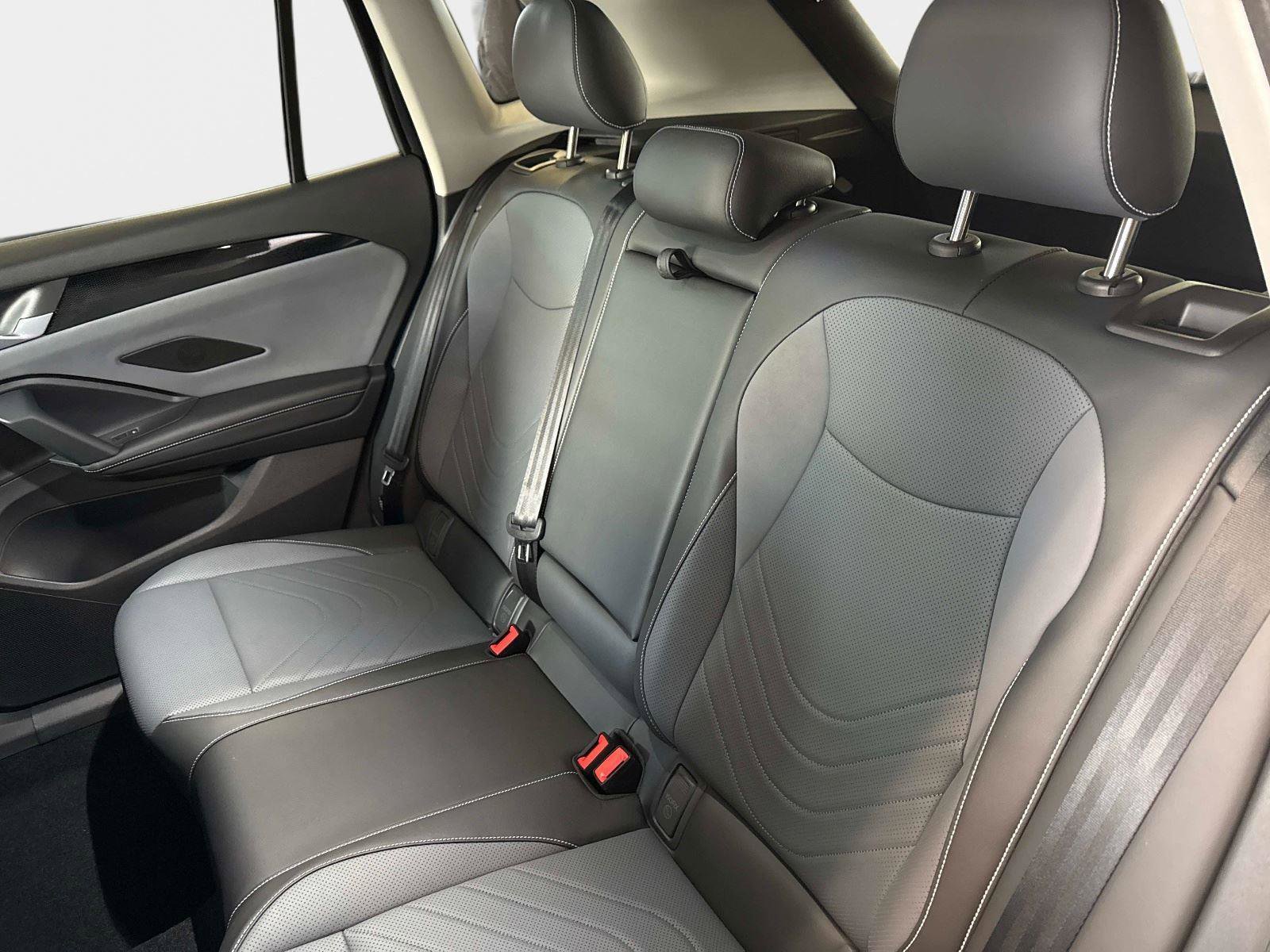 New 2026 Volkswagen Tiguan SE image 10