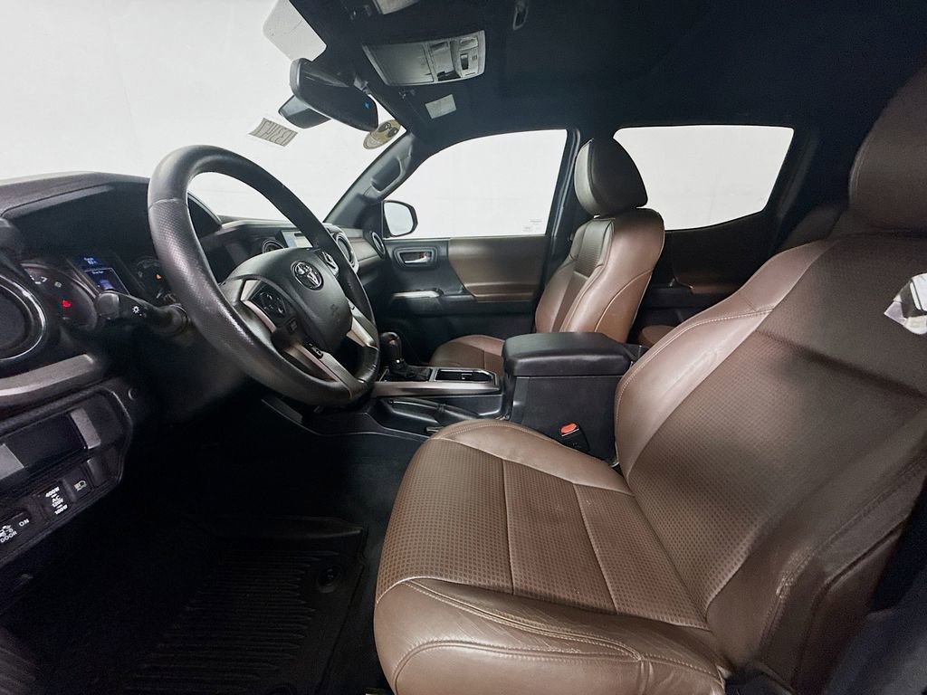Used 2018 Toyota Tacoma Limited image 20