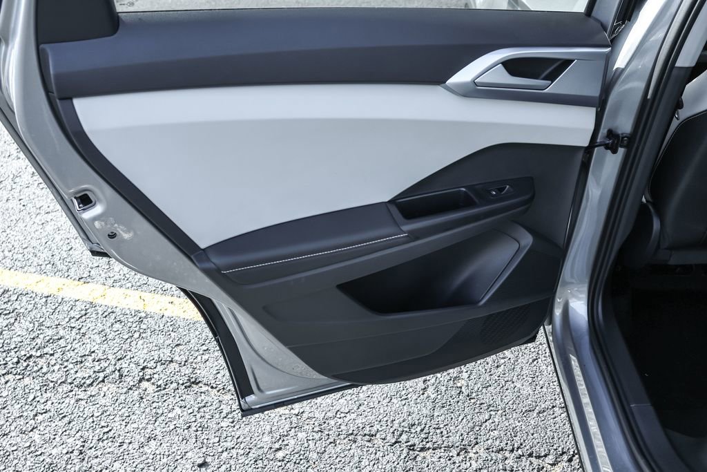 New 2025 Volkswagen Taos SE image 33