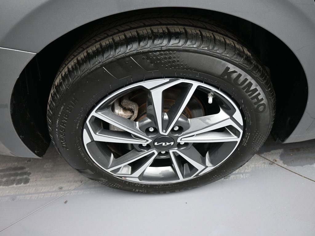 Certified 2024 Kia Forte LXS w/ LXS Technology Package image 12