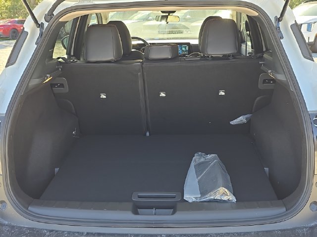 New 2026 Nissan Kicks SR FWD image 12