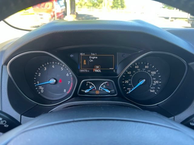 Used 2016 Ford Focus SE w/ SE Cold Weather Package FWD image 20