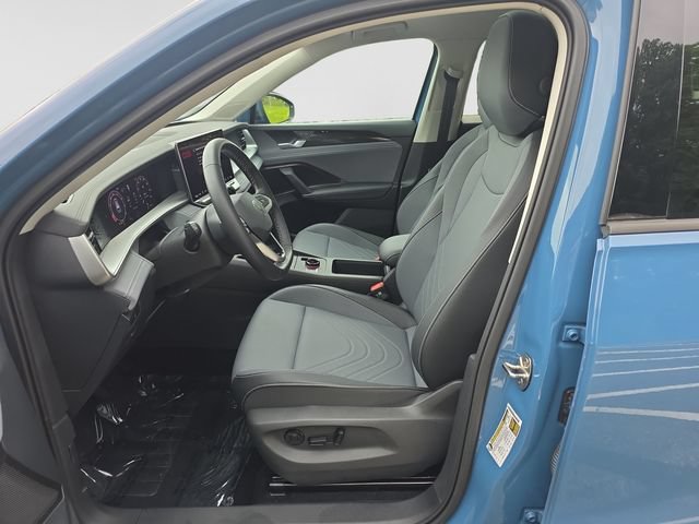 Certified 2026 Volkswagen Tiguan SE w/ Panoramic Sunroof Package AWD/4WD image 11