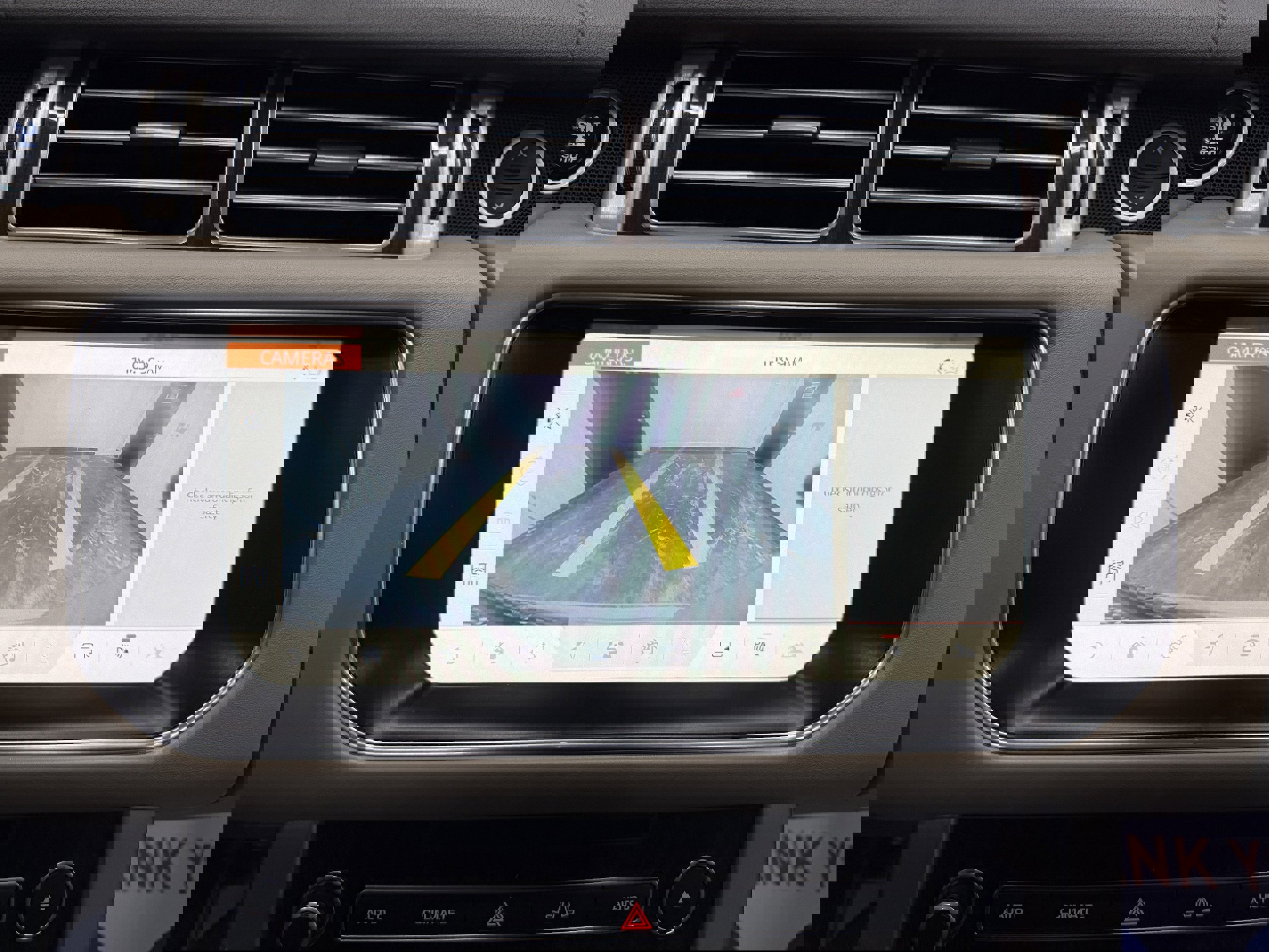 Used 2017 Land Rover Range Rover Supercharged image 21